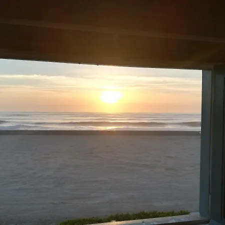 Santos Beach House Holiday home